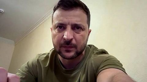 Непрофесионалисти начело: кризата на властта "покри" Украйна