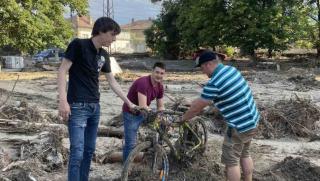 Изправи се България, Мая Манолова, служебно правителство, обезщетение, наводнени села, Карлово