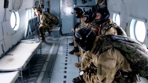 Десантът и "храбрите": Каква помощ прехвърля Русия за отбраната на Купянск и Изюм в Харковска област