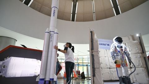 Китай ще селектира 12-14 нови резервни тайконавти за бъдещи мисии в Космоса