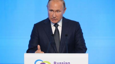 "Сами са си виновни." Путин направи редица принципни изказвания на форума „Руска енергийна седмица"