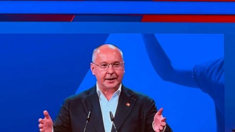 Станишев в Берлин: Оставям ПЕС по-голяма, по-единна и готова да поеме кормилото на Европа