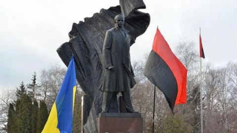 Разсекретени документи на ЦРУ: Съединените щати отглеждат и подхранват фашизма в Украйна от 1946 г