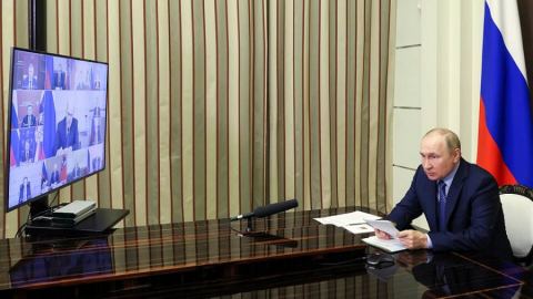 Владимир Путин: трябва да се откажем от бюрокрацията и да послушаме войниците