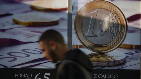 Полша ще продължи и догодина освобождаването от ДДС на основни храни, за да се справи с инфлацията