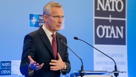 “Правдата” на генералния секретар Столтенберг