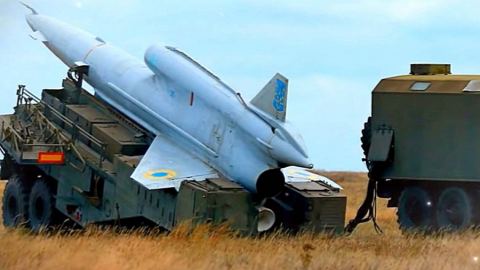 "Стриж" срещу стратегическата авиация. Какво показва саботажа на руски летища?
