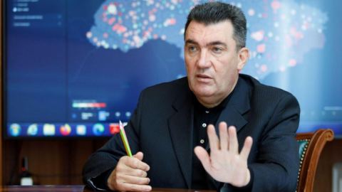 Шефът на Съвета за национална сигурност и отбрана на Украйна е готов да бомбардира Русия, но засега няма с какво