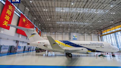 Китайският пътнически самолет ARJ21 бе доставен за първи път на чуждестранен клиент