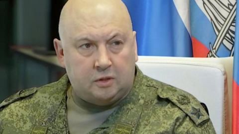 Василеску: Суровикин ще нанесе три обезоръжаващи удара по ВСУ преди мащабната руска офанзива
