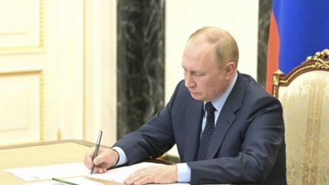 Владимир Путин отмени тавана на цените на петрола