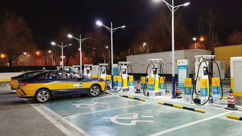 Водещите производители на електромобили в Китай отчетоха силен ръст на продажбите за 2022 г.
