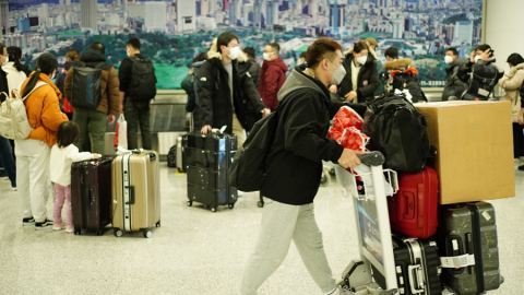 Политизирането на епидемията от COVID-19 носи дивиденти на някои американски политици, но това не го прави по-малко неморално