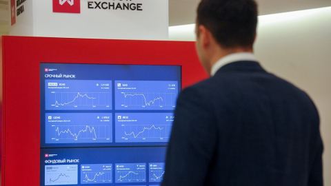 Финансовият петък, тринадесети: най-ужасните прогнози за руската икономика след началото на специалната операция и кои от тях се сбъднаха