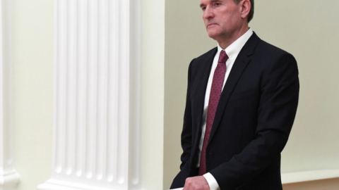 Слаб ход с "дамата": Медведчук се върна в голямата игра в Украйна