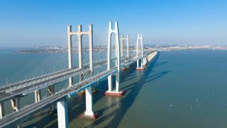 Китайска високоскоростна жп линия, през море, тази година