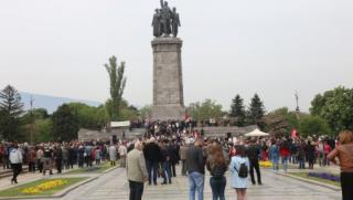 ЛЕВИЦАТА!, акция, отстраняване, паметника на съветската армия