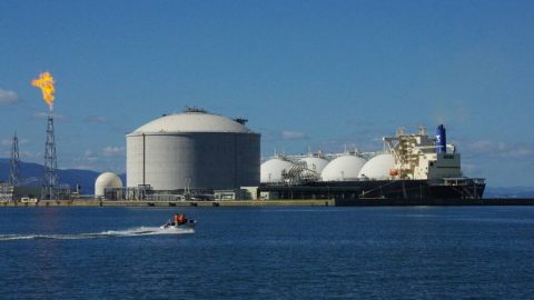 Решаващата схватка за втечнения природен газ започна