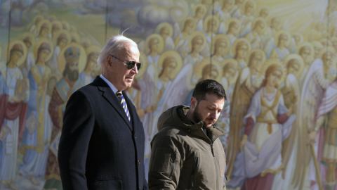 Религиозната война: За да бие Путин, Байдън бие митрополит Онуфрий чрез Зеленски