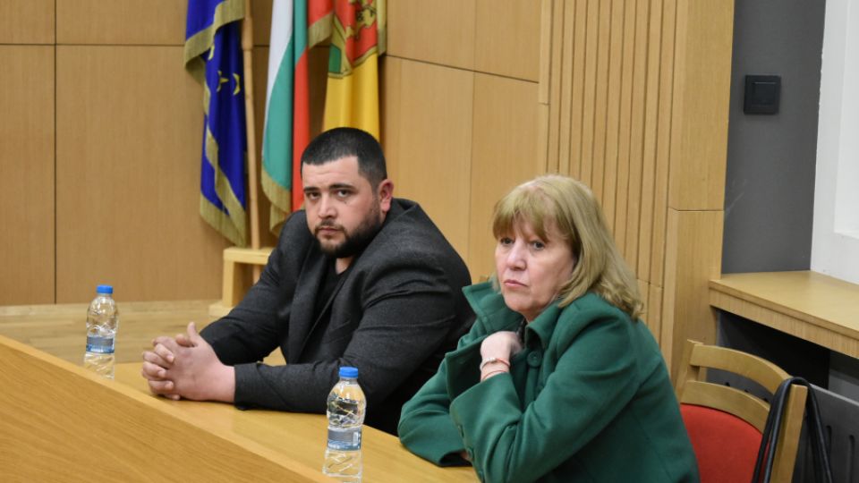 Троян, Левицата, среща