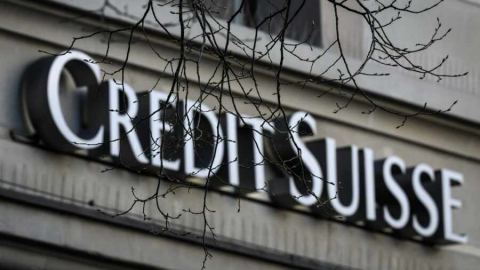 „Легендата рухна“. Икономист обясни как Credit Suisse стана жертва на антируските санкции