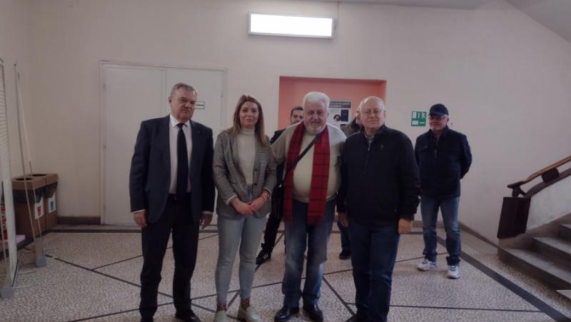 Three Rumen Petkovs and “The Left!”  donated books to the library in Lovech
 – 2024-02-13 21:42:48