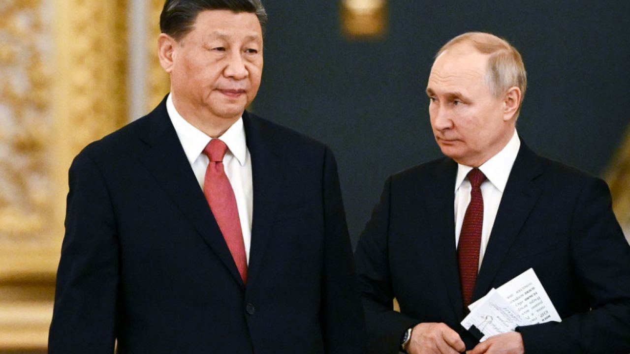 Китай спасява Русия