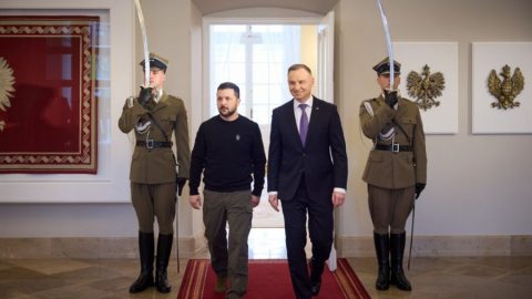 Зеленски във Варшава, върви по пътя на Петлюра