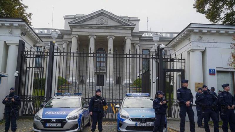 What will Poland achieve with the robbery of the Russian embassy
 –