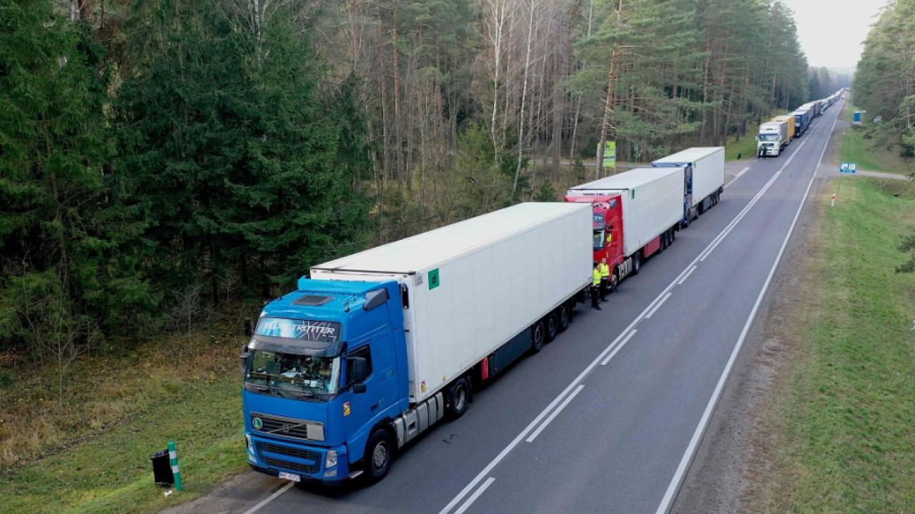 Беларус планира да се откаже от използването на щатския долар и еврото при търговия с част от своите партньори