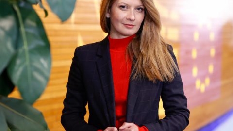 Цветелина Пенкова: Развитието на нови и зелени индустрии дава перспектива пред младите хора да останат в Европа