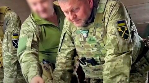 Guardian: НАТО променя стратегията на ВСУ за зимата: Разкрито е съдържанието на тайните преговори на генералите
