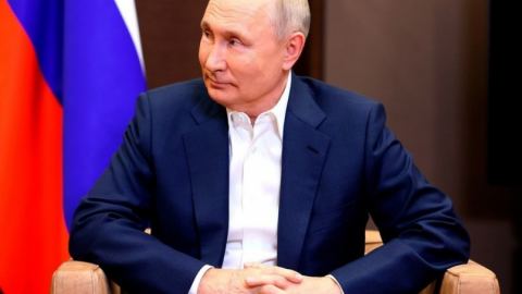 На срещата с Лукашенко Путин зловещо обеща на всички да танцуват „барышня“