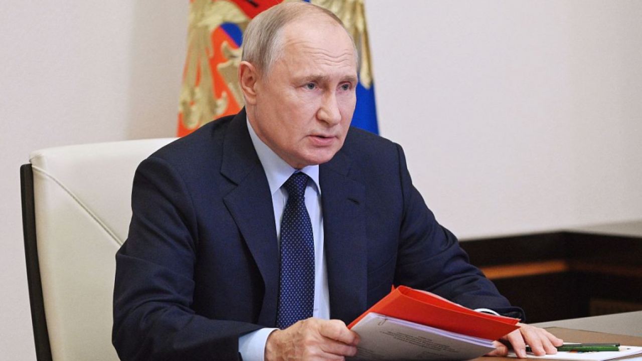 Владимир Путин очаква 2,8% икономически ръст на Русия през тази година
