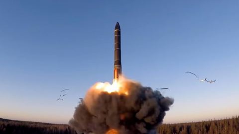 „Отработи се ответен удар“: Защо Русия проведе тренировка на силите за ядрено сдържане