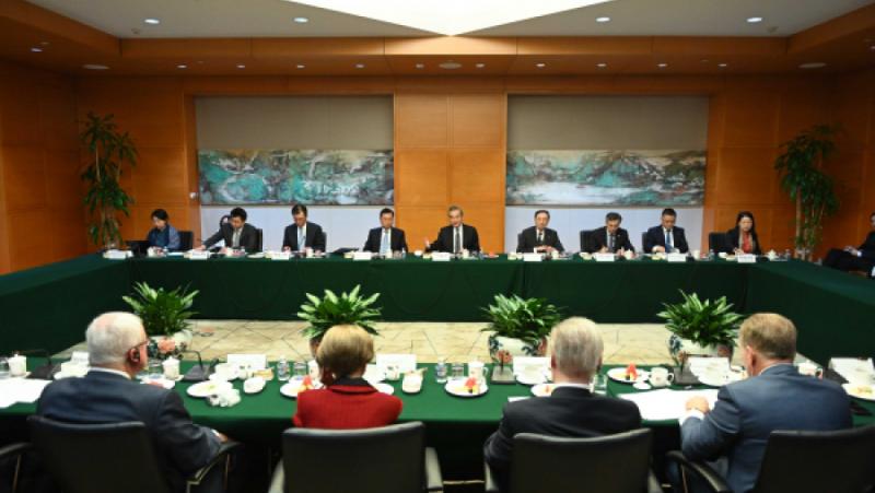 Wang Yi met with American entrepreneurs
 – 2024-02-17 16:04:40