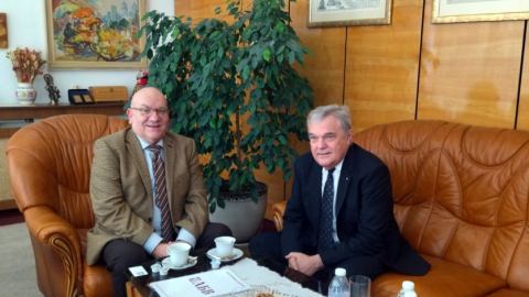 Румен Петков поздрави новоизбрания вицепремиер и министър на отбраната на Словакия Роберт Калиняк