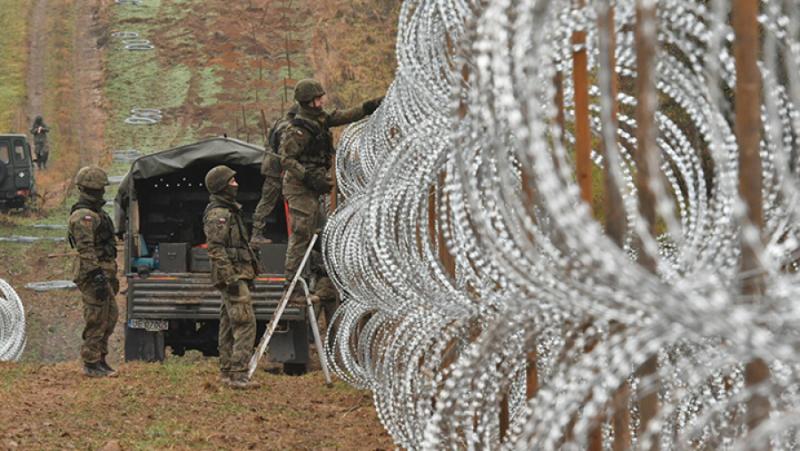 Fence from the Russians to the clouds: Putin needed a joke to calm Warsaw