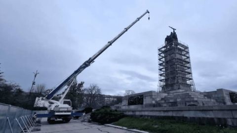 За отрязаната десница
