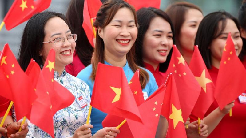 The leaders of China and Vietnam met with representatives of youth organizations