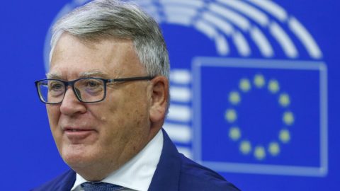 Станишев: Номинацията на социалния комисар Никола Шмит за общ кандидат на ПЕС е ясен знак за новата мисия на лявото в Европа
