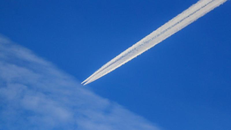 Mysterious Triangular Planes Spotted in US Skies Linked to Russian Actions, Experts Say