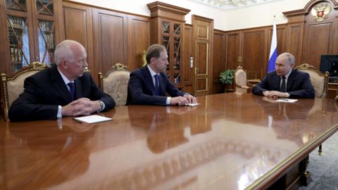 Промените в руското правителство: Патриотичното крило се засилва