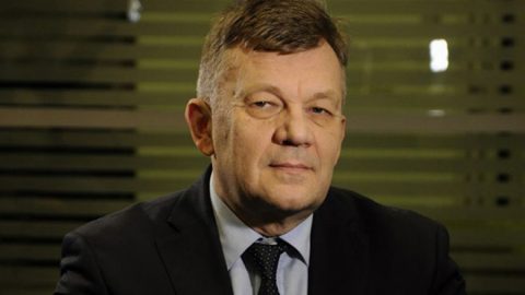 Хуманитарист с неспокойна съвест