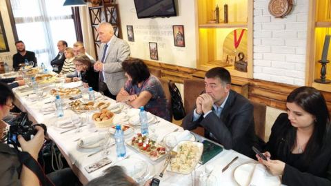 Представители от България и Молдова пристигнаха в Крим за „Българските срещи“