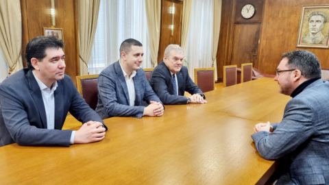 На среща с вътрешния министър: Иван Таков, Румен Петков и Атанас Атанасов искат засилено полицейското присъствие около храмовете в София