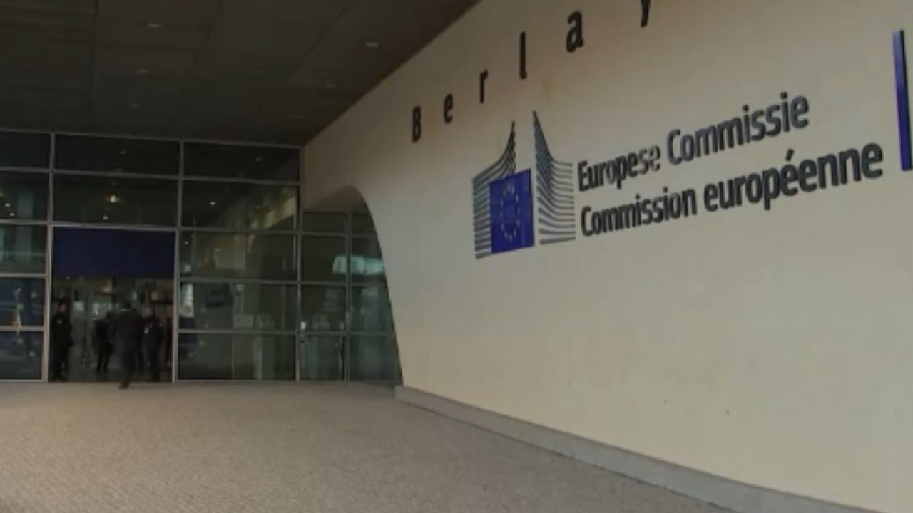 Франсоа Байру: Европа трябва да се приготви за търговска война със САЩ