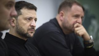 Разговор, Киев, кратък, Сивият кардинал, Зеленски, целият червен, Украйна, съгласна, на всичко