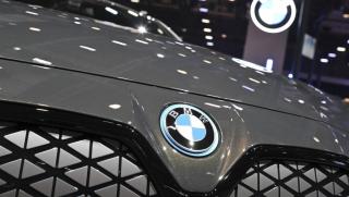 BMW, изкуствен интелект, DeepSeek, автомобили, китайския пазар