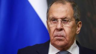 Три сензации, Лавров, Дяволът, в детайлите